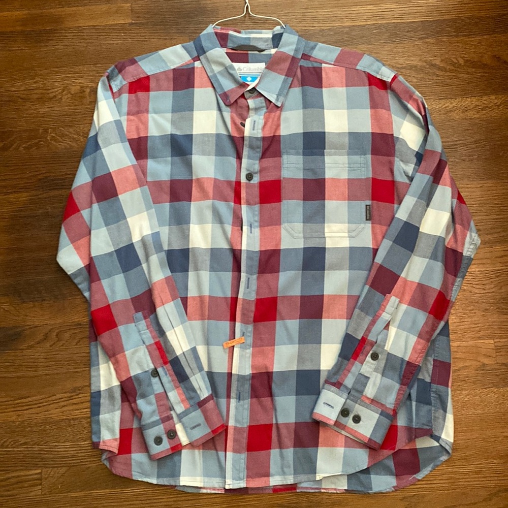 Men’s Columbia button up flannel size large color red, white, and blue